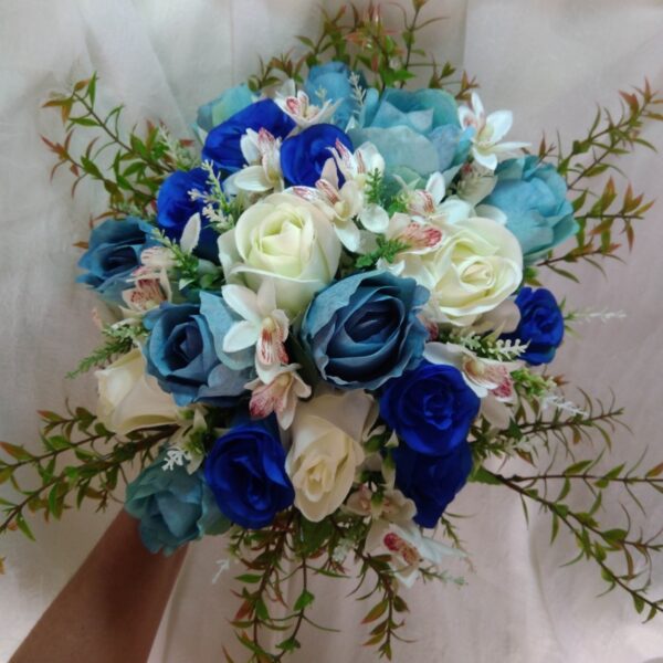 Buquê de Noiva Rosas Brancas e Azul Tiffany