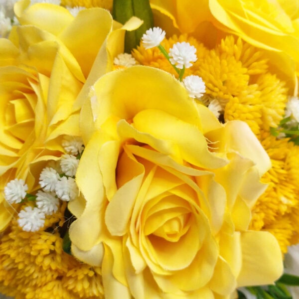 Buquê de Rosas Amarelas e Lírios Brancos