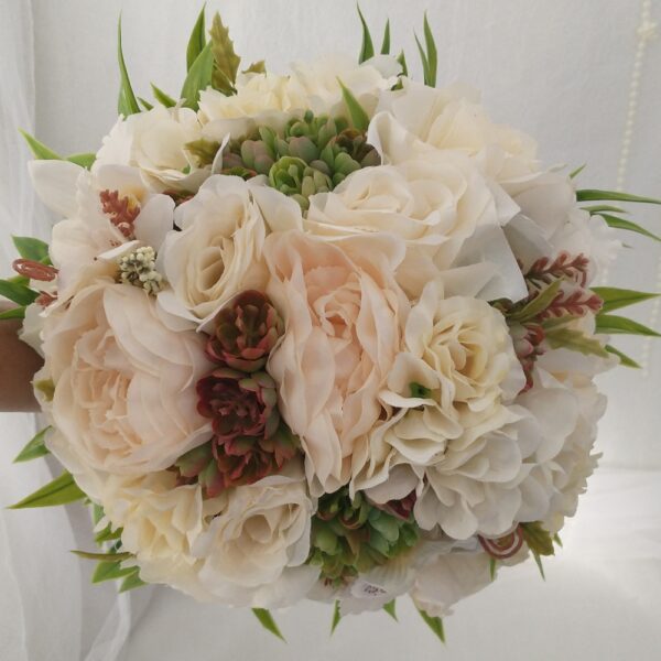 Buquê de Noiva Rosas e Suculentas