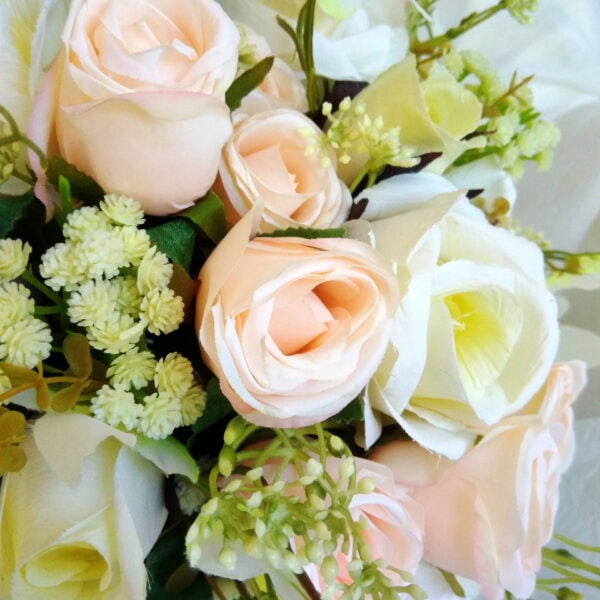 Buquê de Noiva Rosas Brancas e Rosa Chá