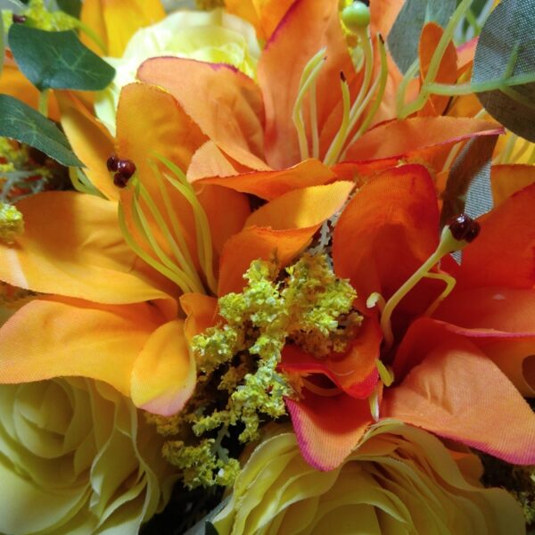 Buquê de Noiva Rosas e Lírios Amarelos