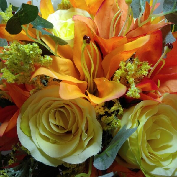 Buquê de Noiva Rosas e Lírios Amarelos