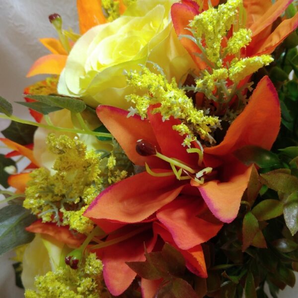 Buquê de Noiva Rosas e Lírios Amarelos