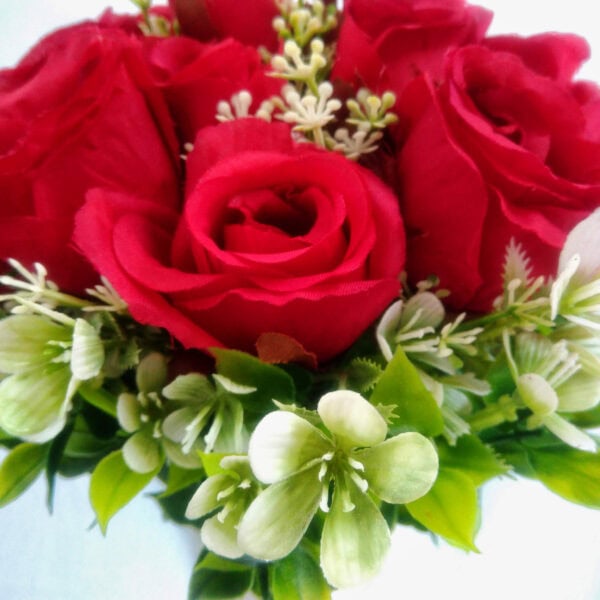 Buquê de Rosas Vermelhas Bordô