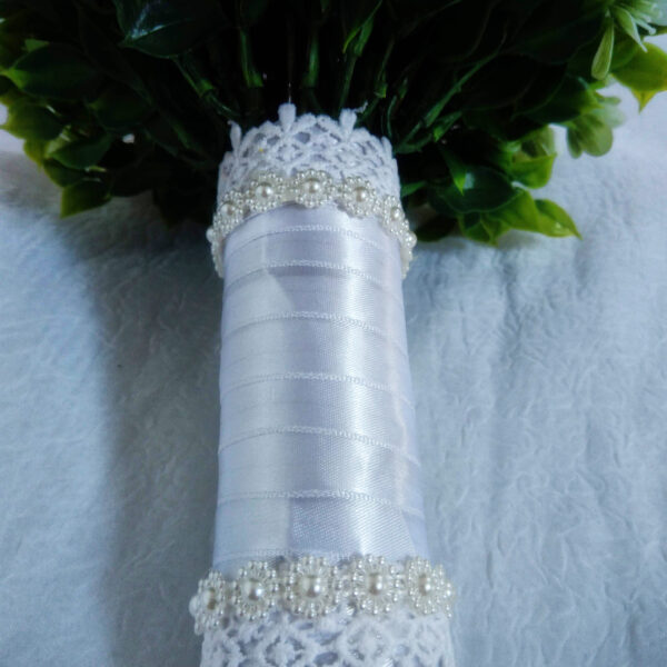 Buquê de Rosas Vermelhas Bordô