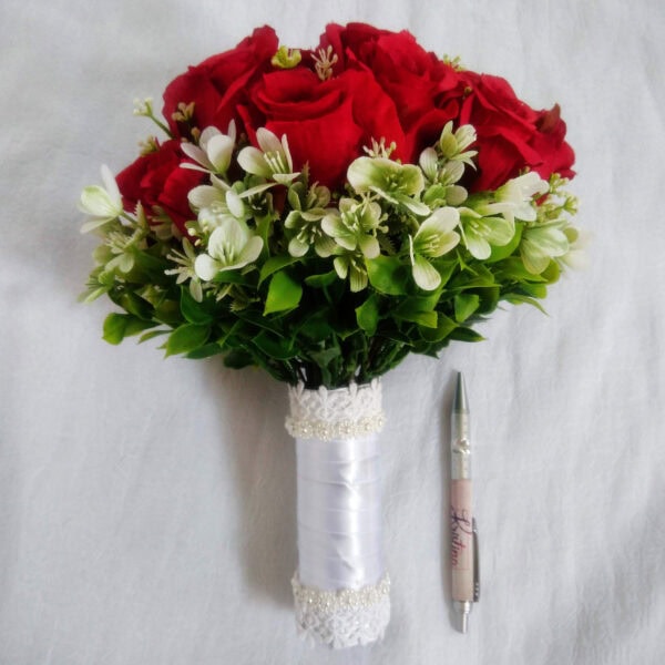 Buquê de Rosas Vermelhas Bordô