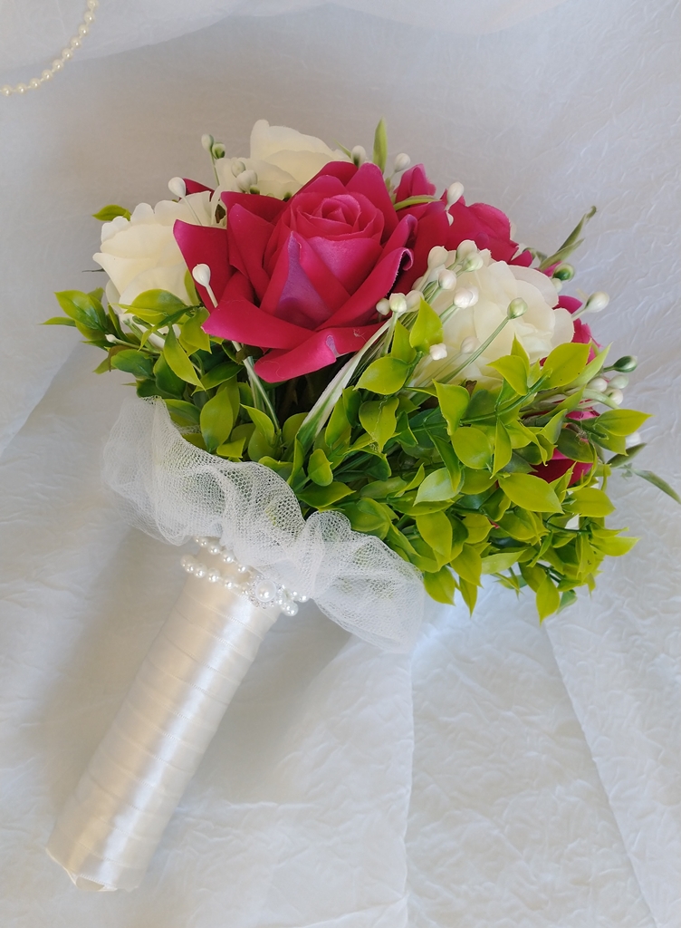 Buquê de Noiva Flor Artificial Rosas Marsala – Kristina Arranjos