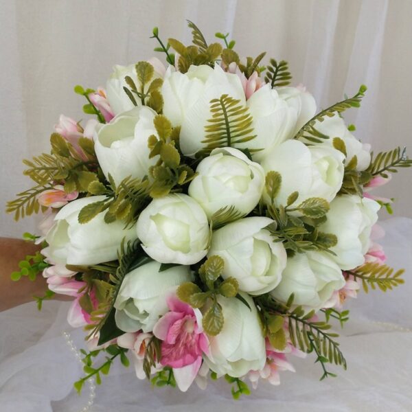 Buquê de Noiva com Tulipas e Mini Orquídeas