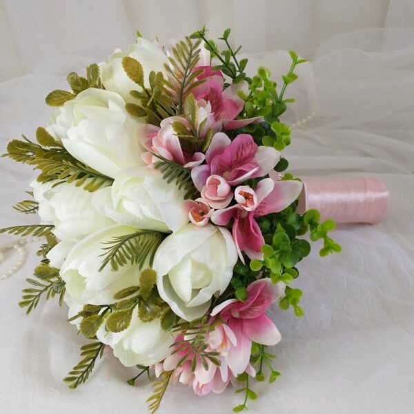 Buquê de Noiva com Tulipas e Mini Orquídeas