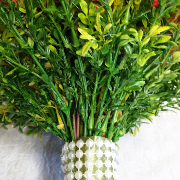 Buquê de Noiva com Botão de Rosas Vermelhas