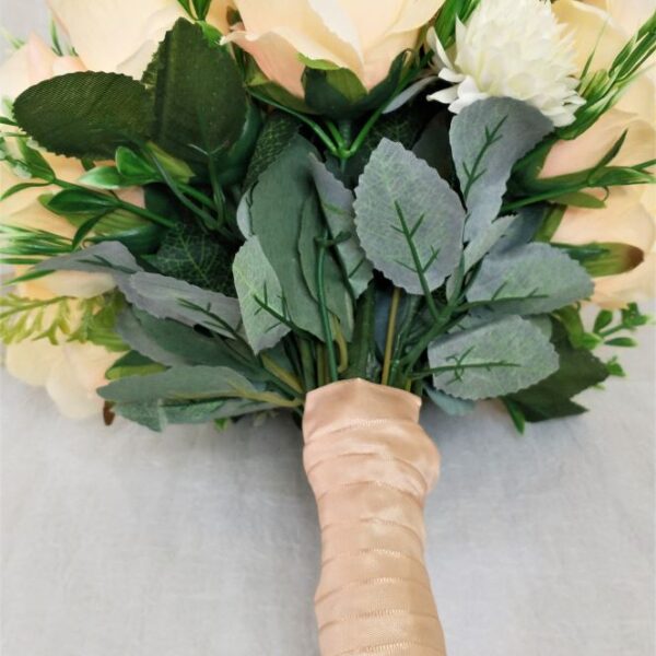 Buquê de Noiva de Rosas Salmão e Tons Terrosos