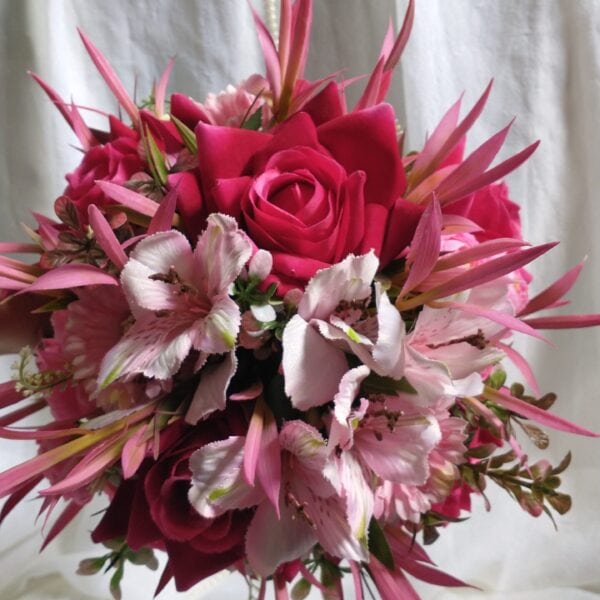 Buquê de Noiva de Rosas Marsala